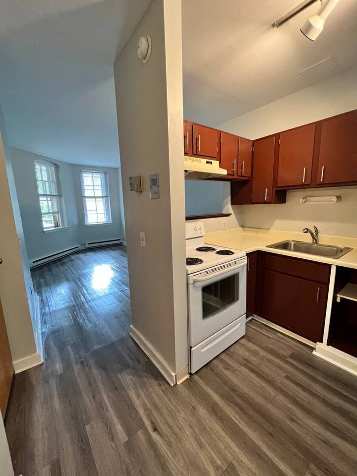 13 N College St #4 - Photo 4 of 7