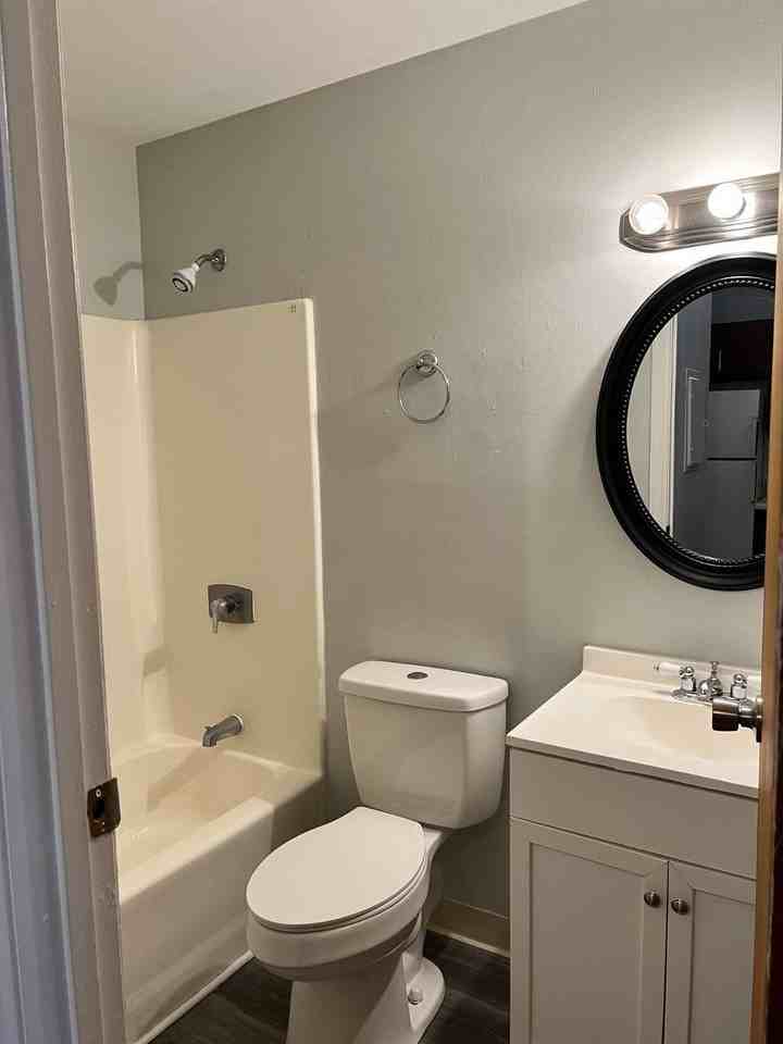 13 N College St #4 - Photo 7 of 7