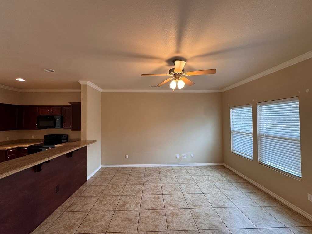 7214 Barksdale Ln - Photo 3 of 28