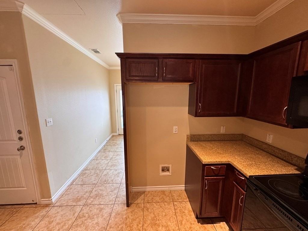 7214 Barksdale Ln - Photo 6 of 28