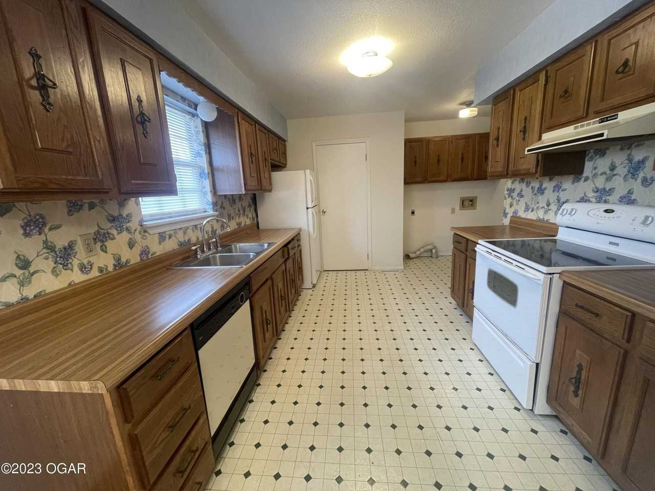 4025 Belle Locke Pl #A - Photo 3 of 7