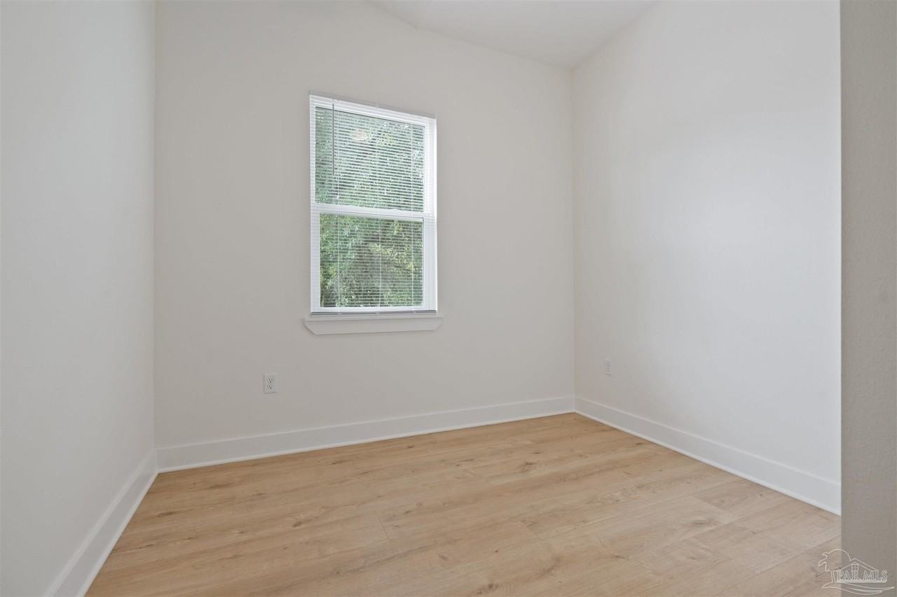 418 N C St - Photo 5 of 18