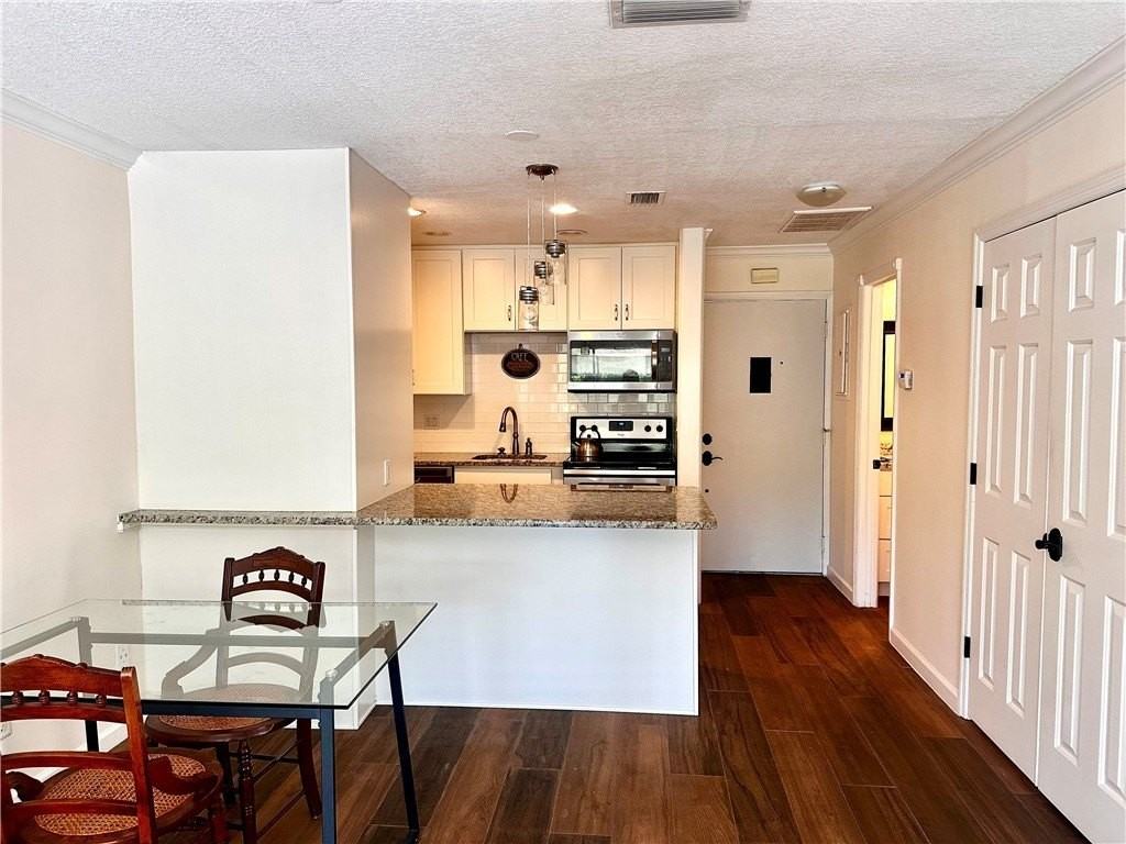 1815 Robalo Dr #C201 - Photo 2 of 31