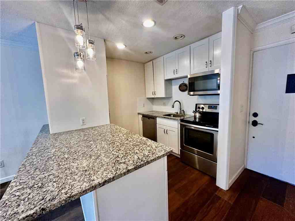1815 Robalo Dr #C201 - Photo 5 of 31