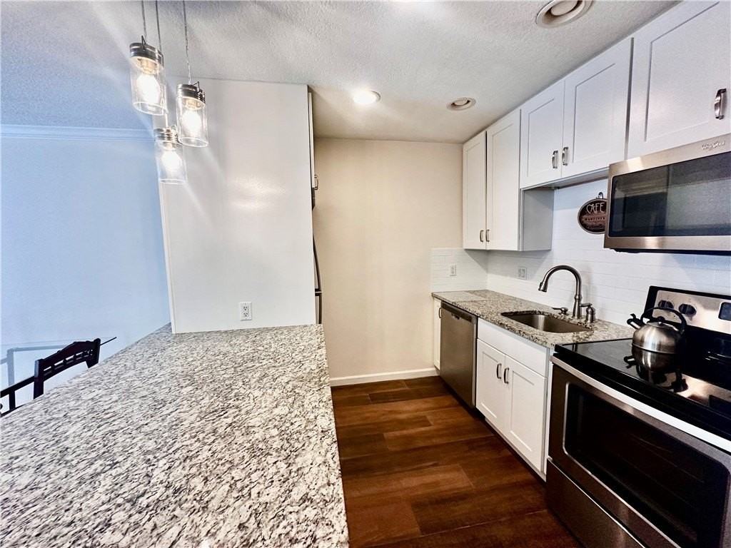 1815 Robalo Dr #C201 - Photo 6 of 31