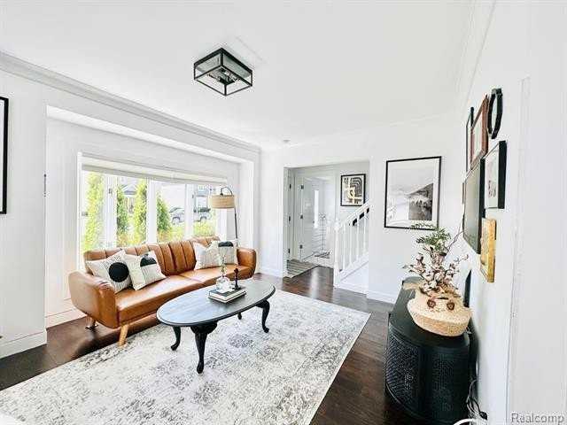 16244 Kirkshire Ave - Photo 4 of 45