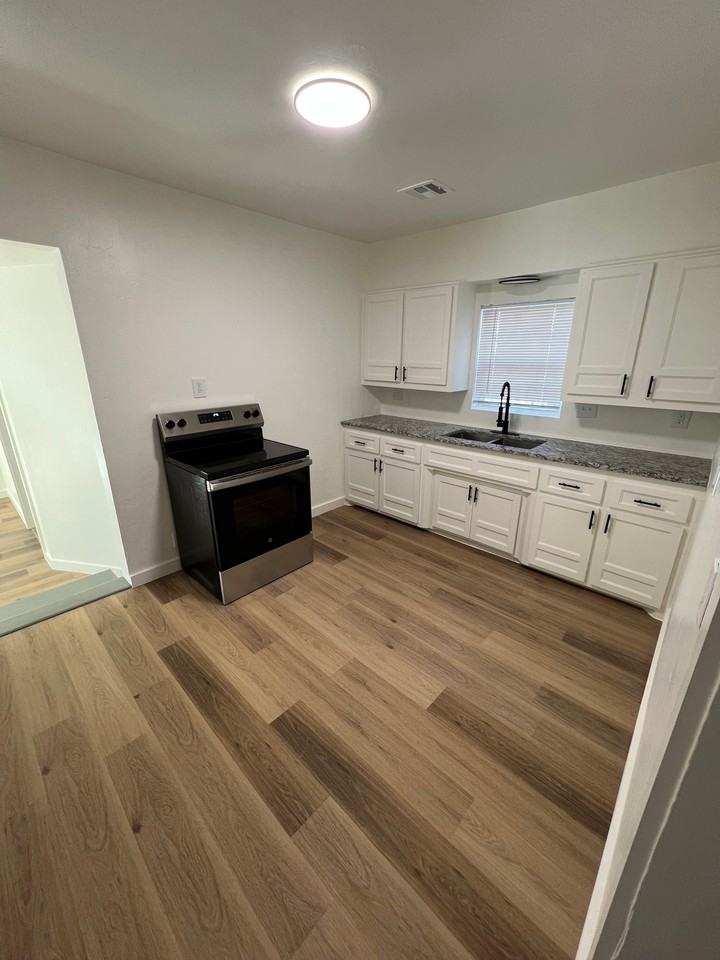 1608 S 9th St #1 - Photo 4 of 20