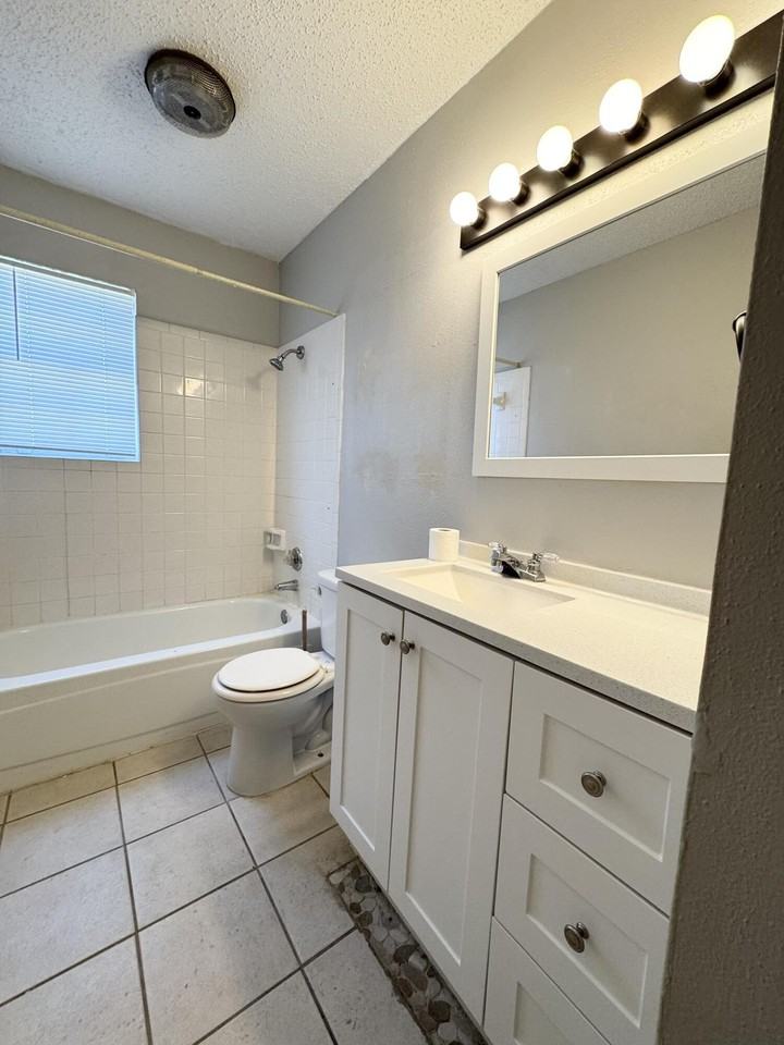 1569 Clayton St - Photo 6 of 13