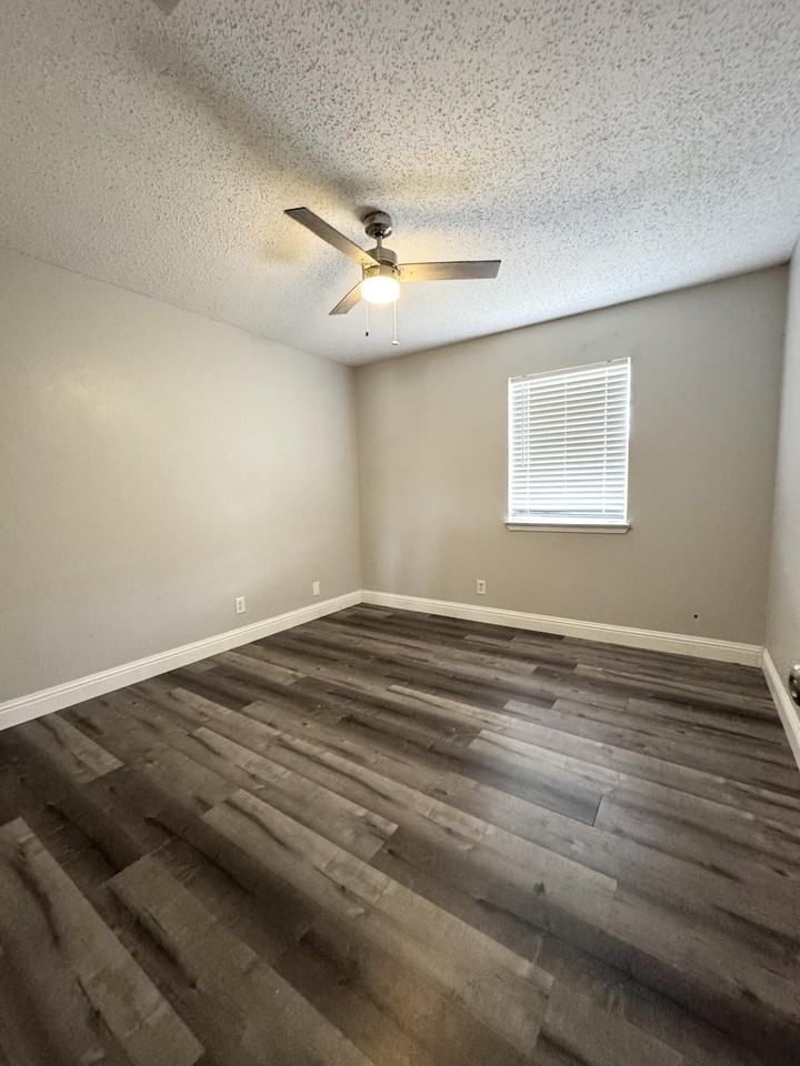 1569 Clayton St - Photo 7 of 13
