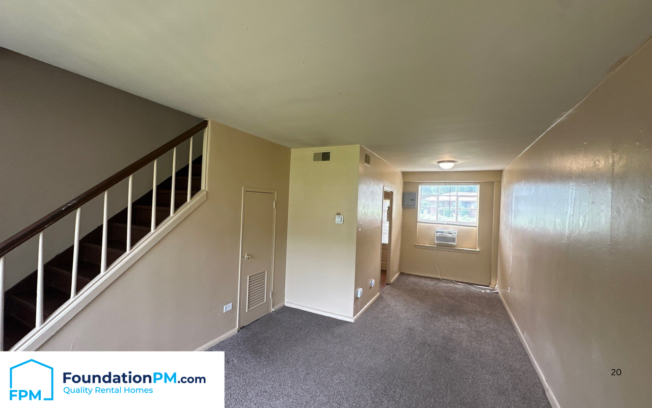 1911 S Parkway E #5 - Photo 4 of 10