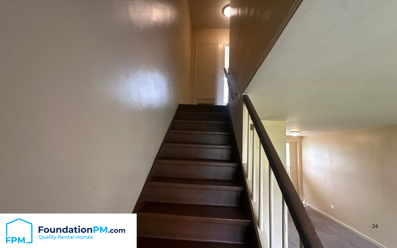 1911 S Parkway E #5 - Photo 6 of 10