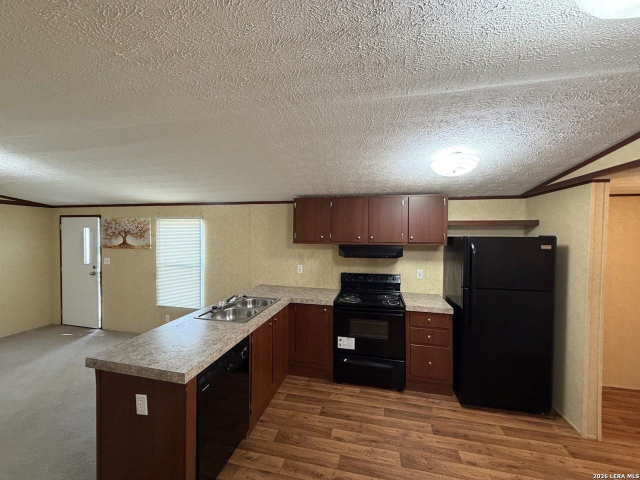 4423 E Houston St - Photo 6 of 14