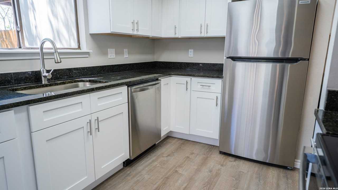 9914 Ardash Ln - Photo 5 of 42