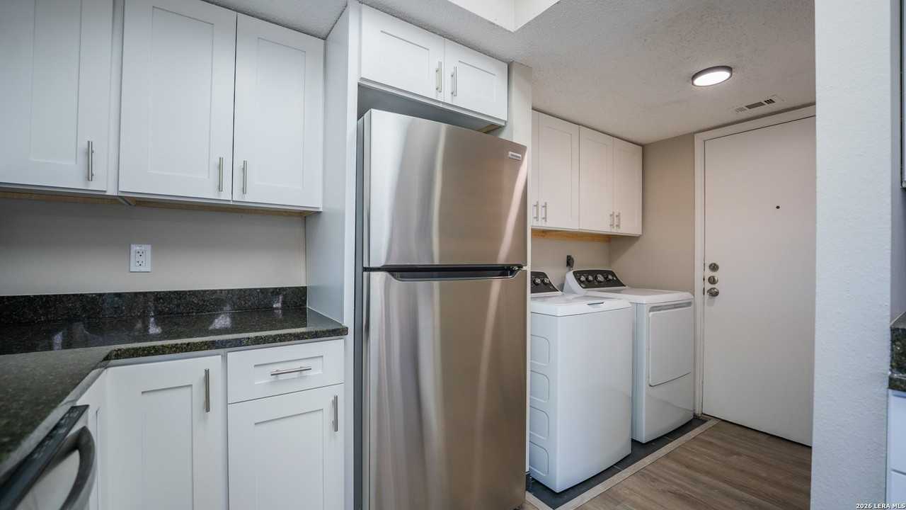 9914 Ardash Ln - Photo 6 of 42