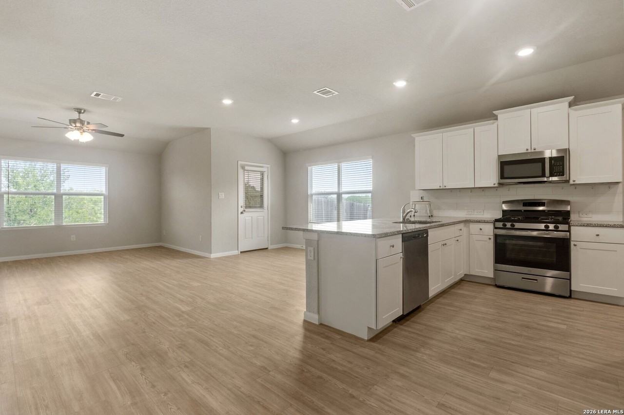 7814 Annex St - Photo 3 of 15
