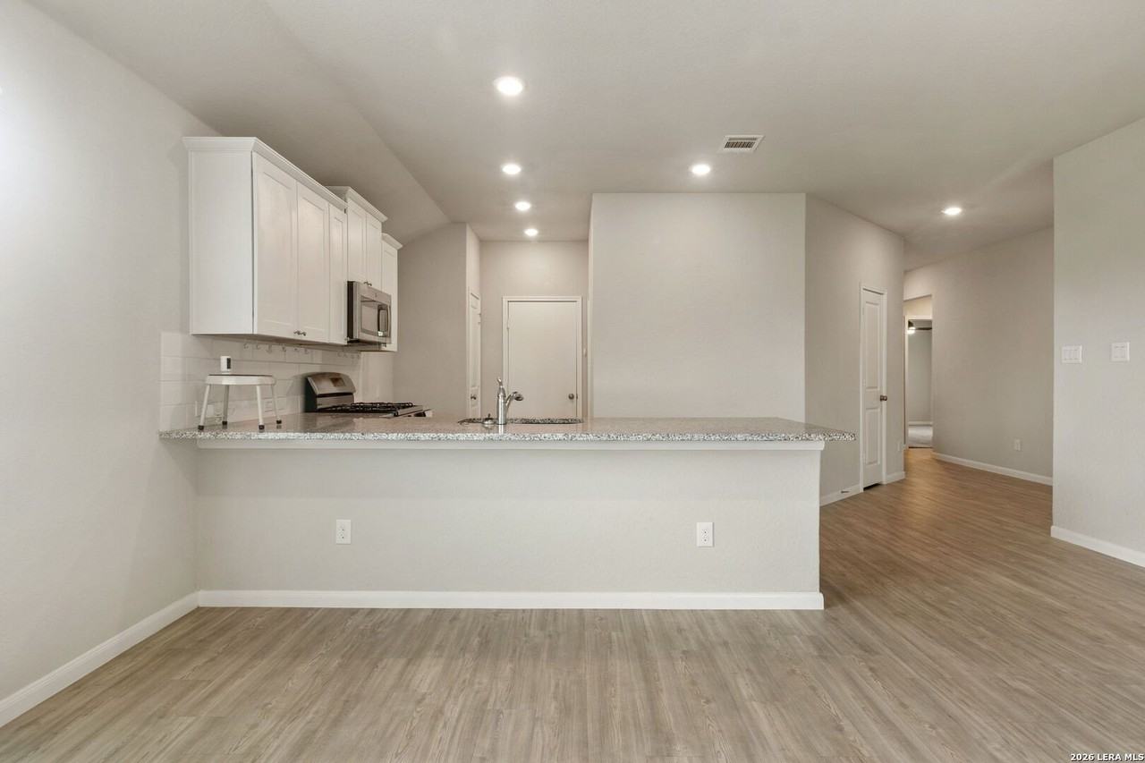 7814 Annex St - Photo 5 of 15