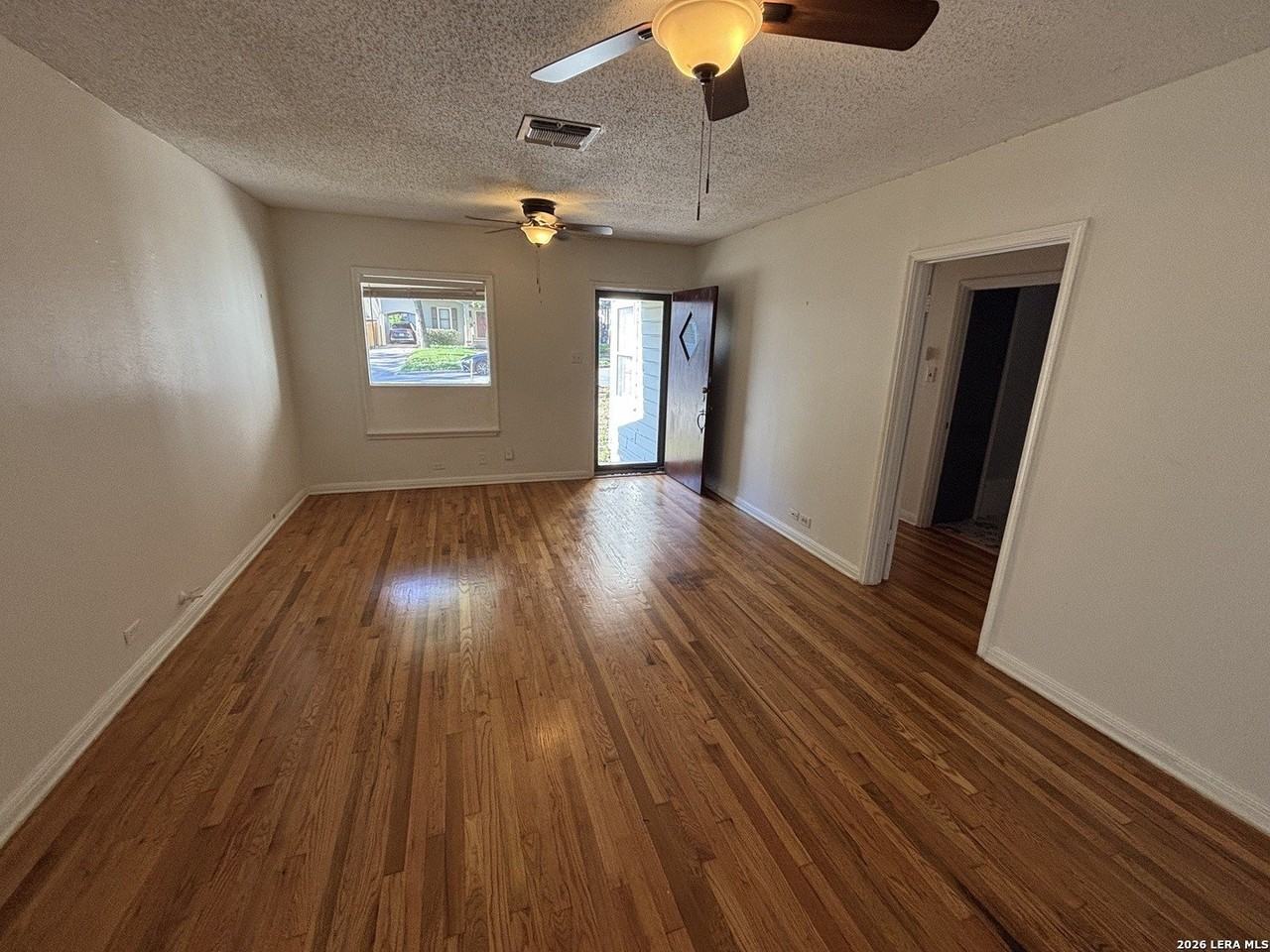 128 Corona Ave - Photo 3 of 30