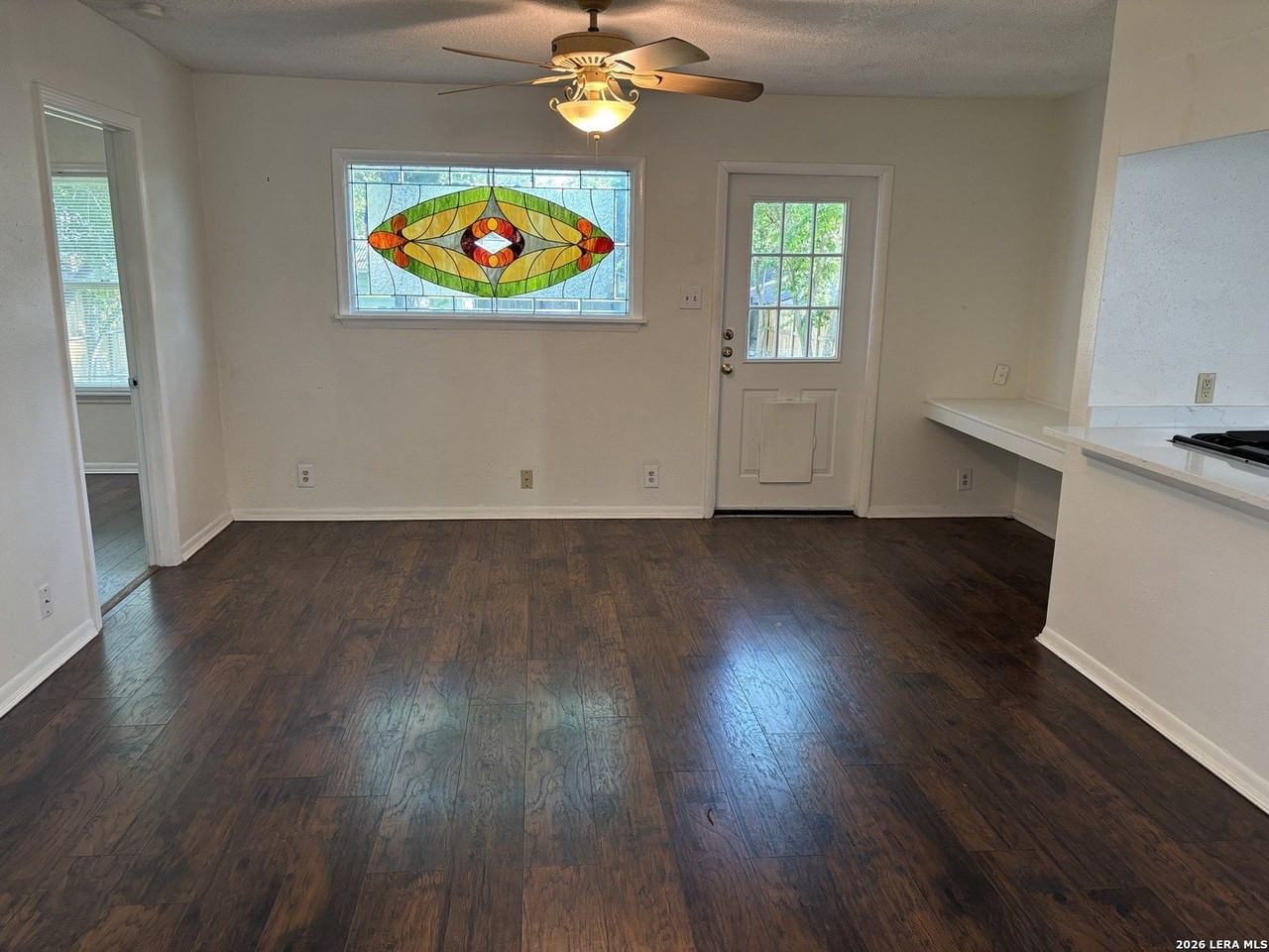 128 Corona Ave - Photo 5 of 30