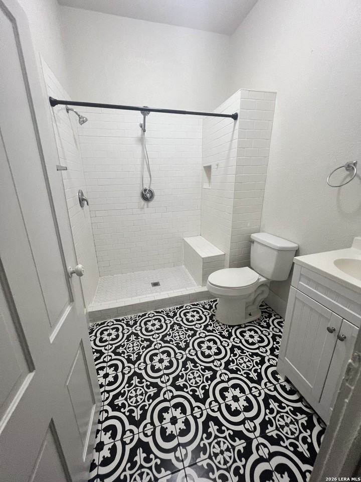 149 Weymouth St - Photo 3 of 10