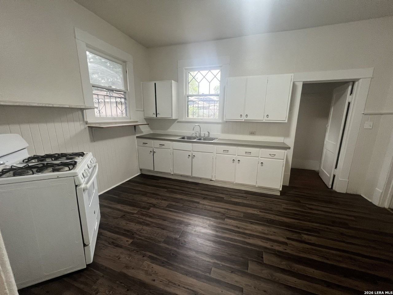 149 Weymouth St - Photo 5 of 10