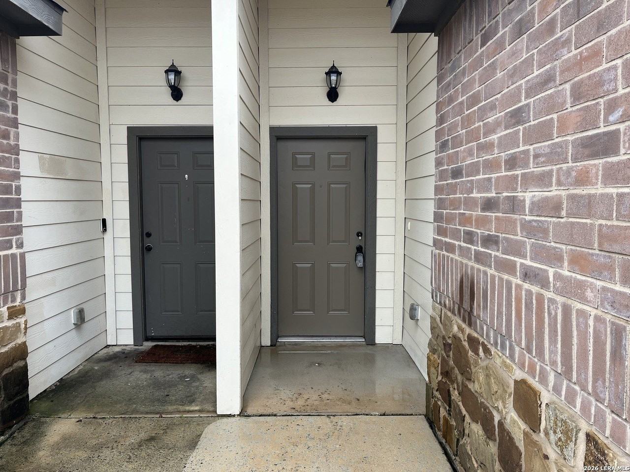 698 Saengerhalle Rd - Photo 2 of 25