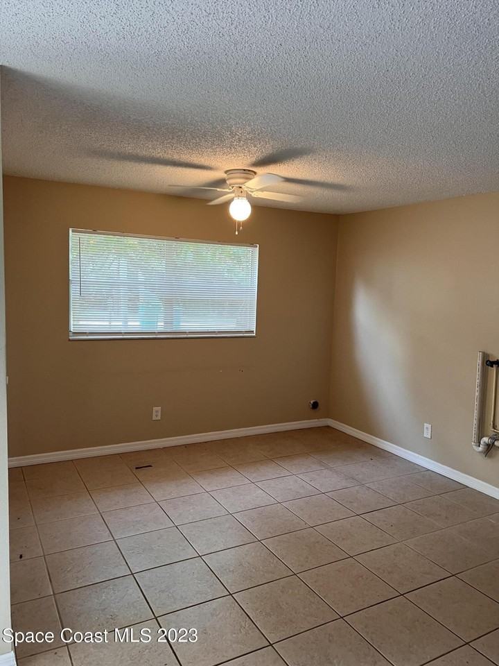 118 Olive St - Photo 3 of 7