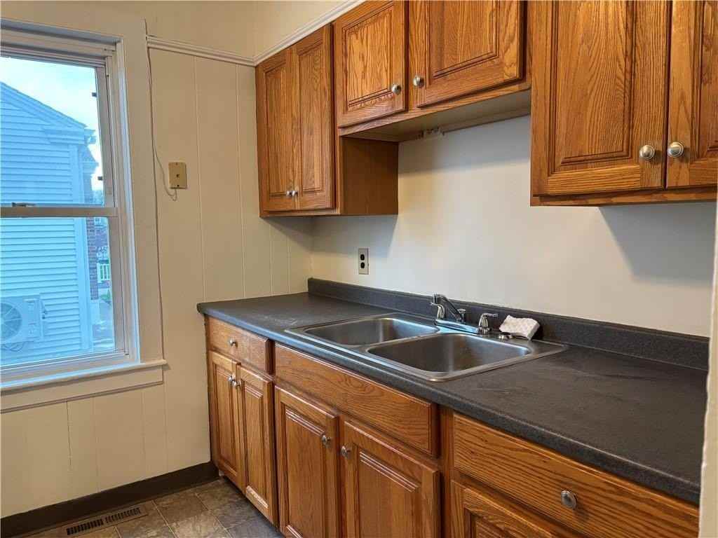 9 York Ave - Photo 2 of 10