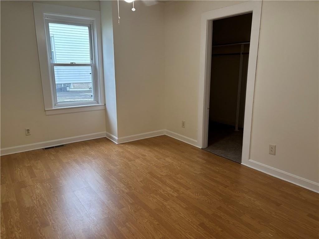 9 York Ave - Photo 4 of 10