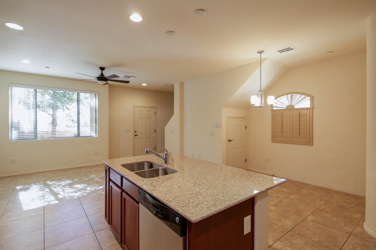 2390 E Blue Diamond Dr - Photo 3 of 9