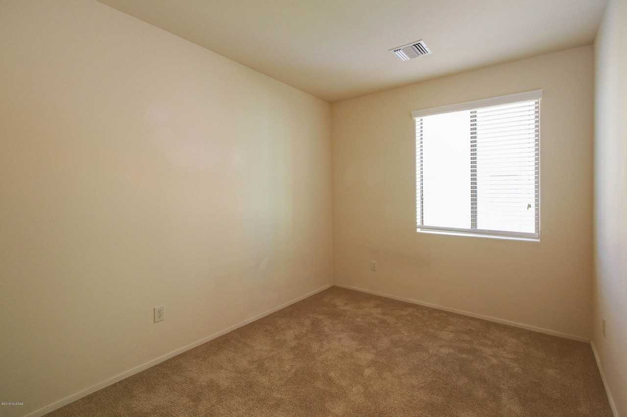 2390 E Blue Diamond Dr - Photo 7 of 9