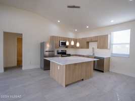 featured image of 1620 E Hedrick Dr #1