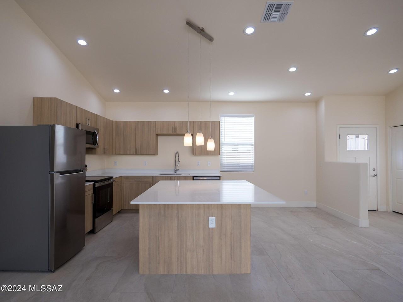 1620 E Hedrick Dr #1 - Photo 5 of 27