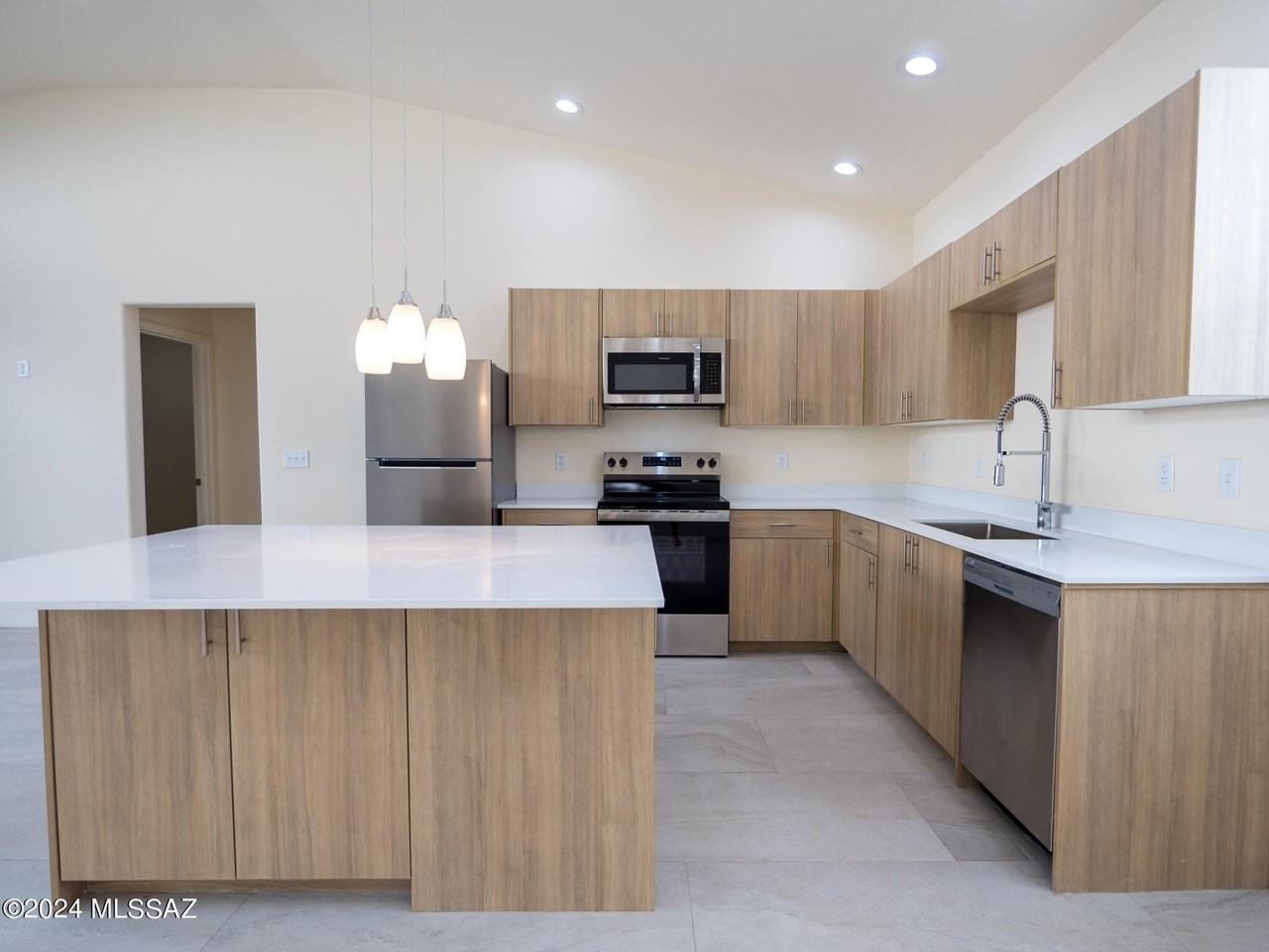 1620 E Hedrick Dr #1 - Photo 6 of 27