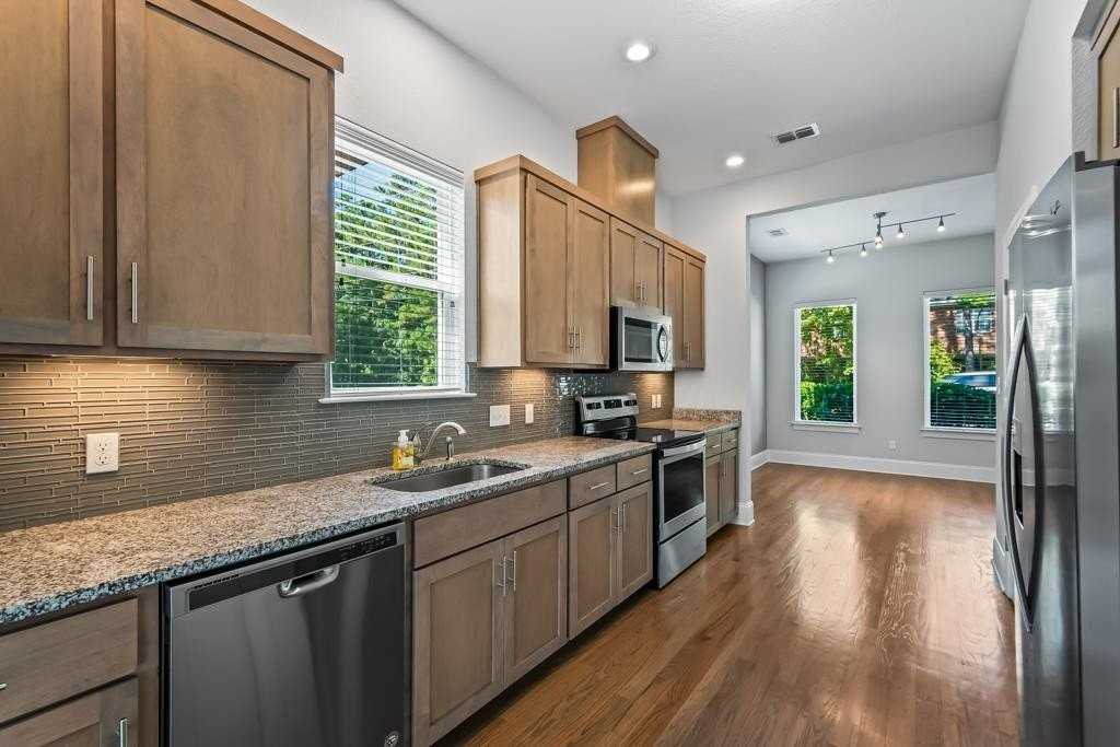 1661 Metropolitan Blvd - Photo 7 of 20