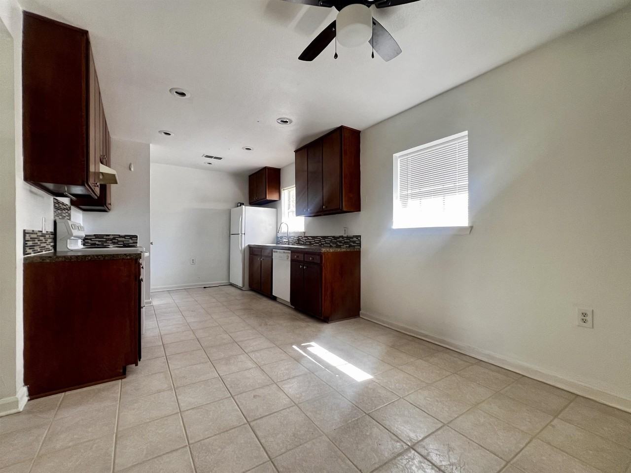 809 Briandav St - Photo 6 of 18