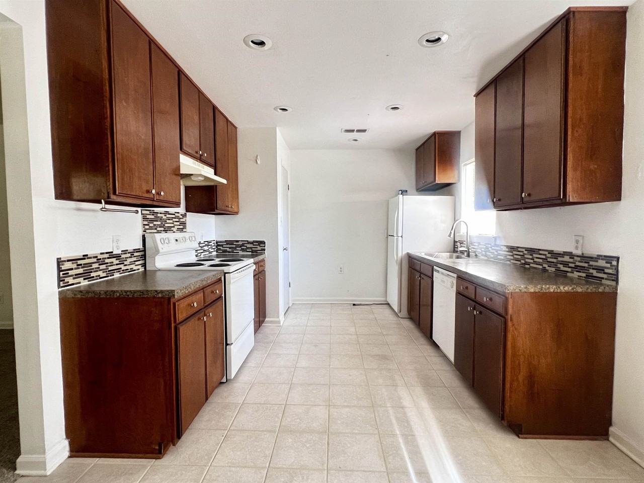 809 Briandav St - Photo 7 of 18