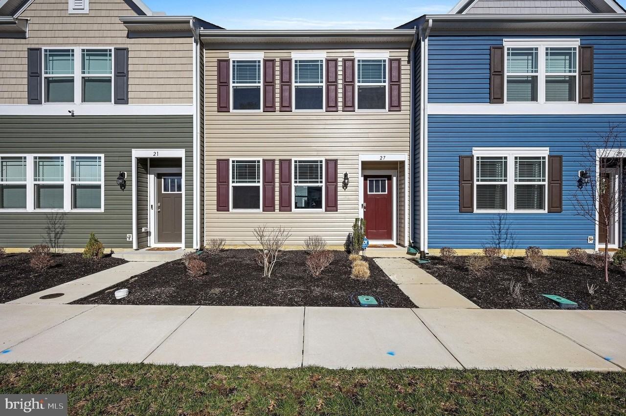 27 Crowberry Dr