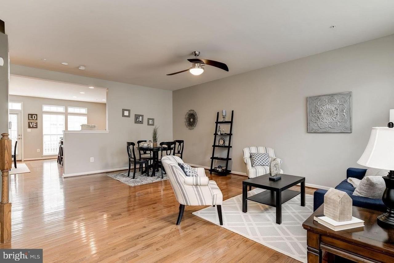 1739 Theale Way - Photo 5 of 20