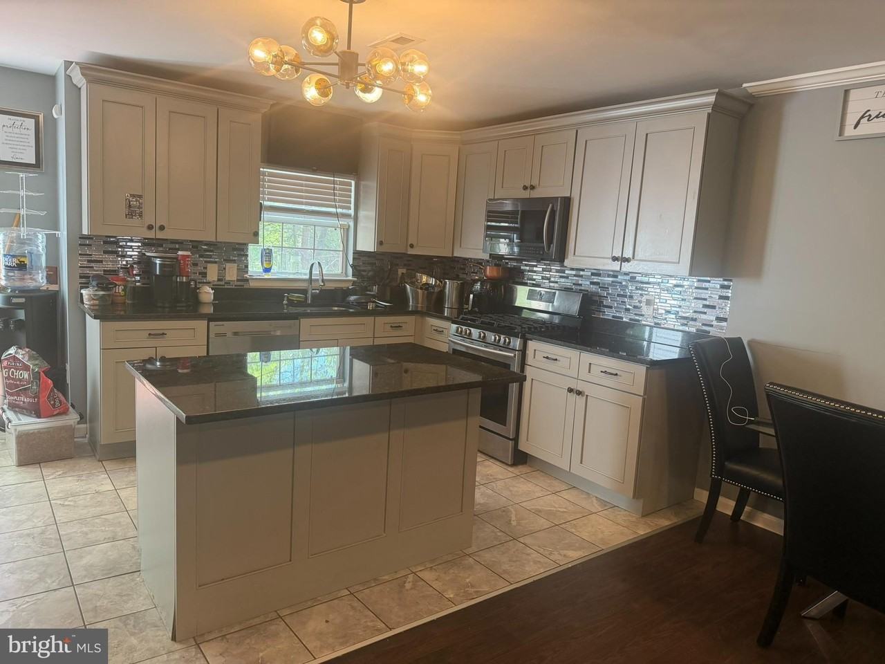 2251 Commissary Cir - Photo 3 of 23