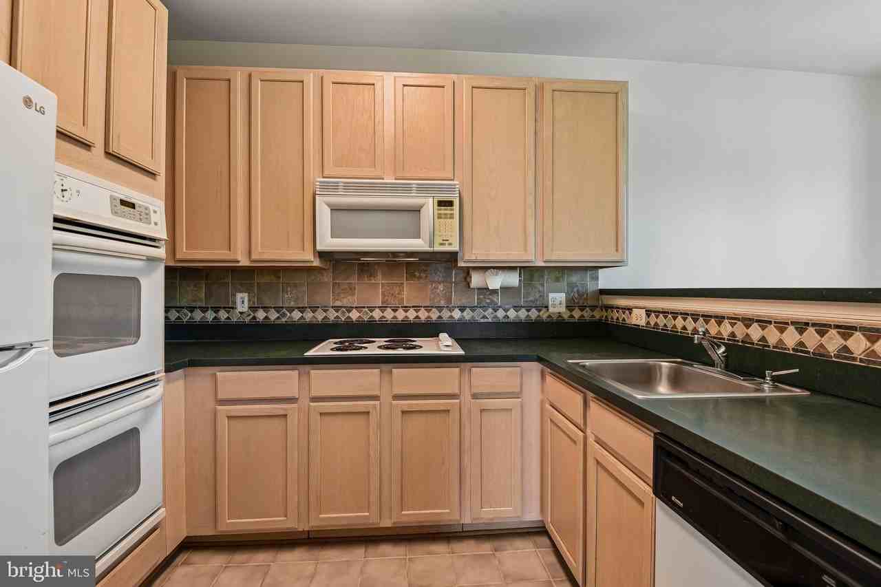 1972 Scotts Crossing Way #202 - Photo 3 of 24