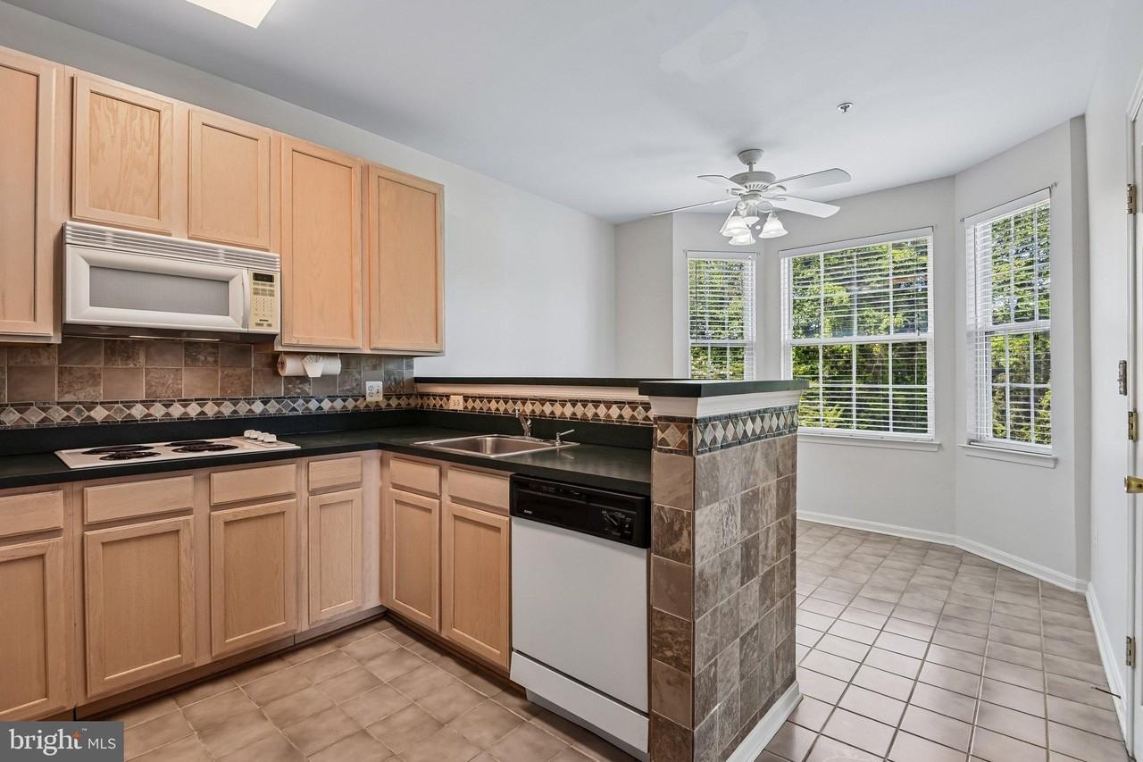 1972 Scotts Crossing Way #202 - Photo 4 of 24