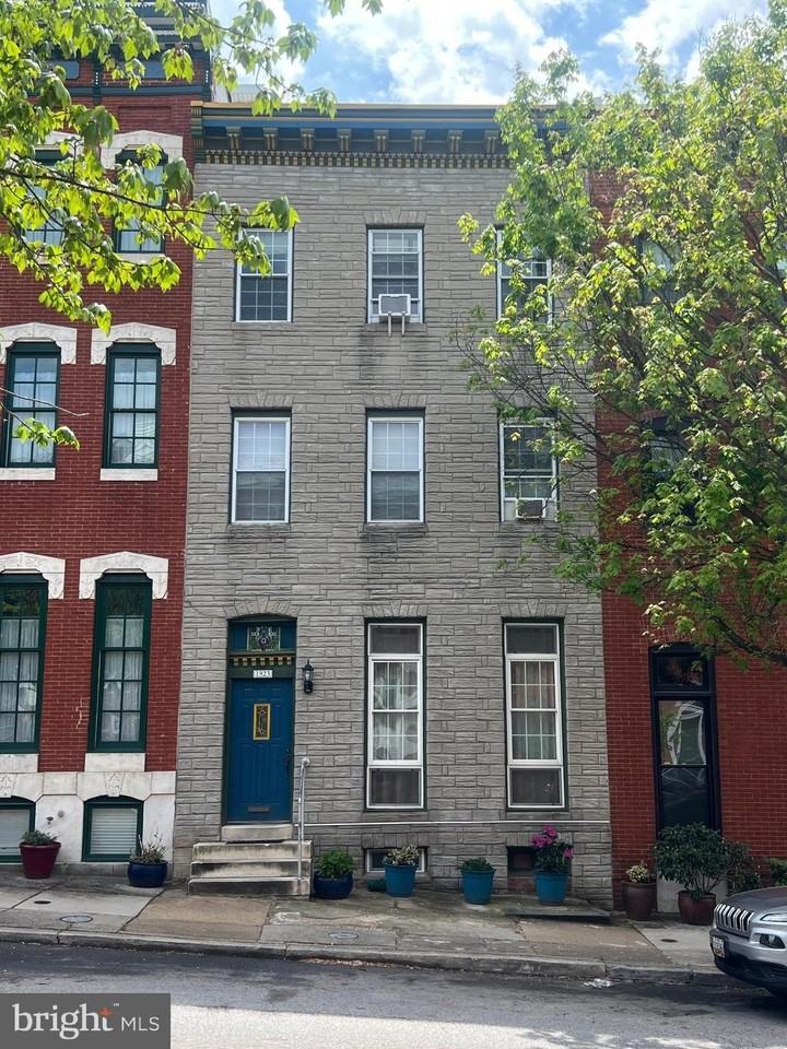 1923 E Pratt St #3F - Photo 2 of 11