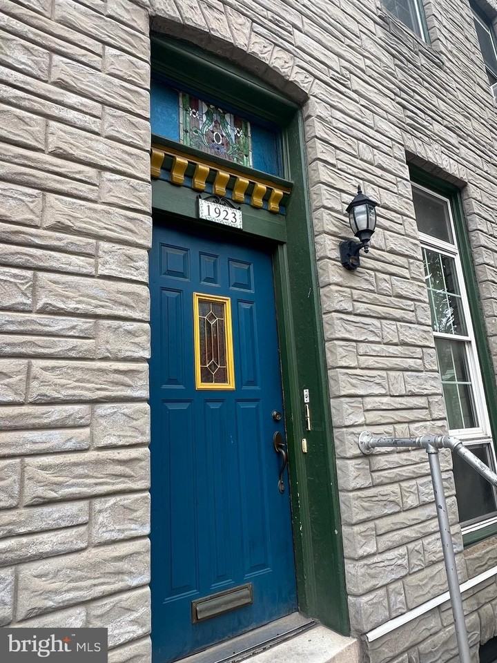 1923 E Pratt St #3F - Photo 3 of 11