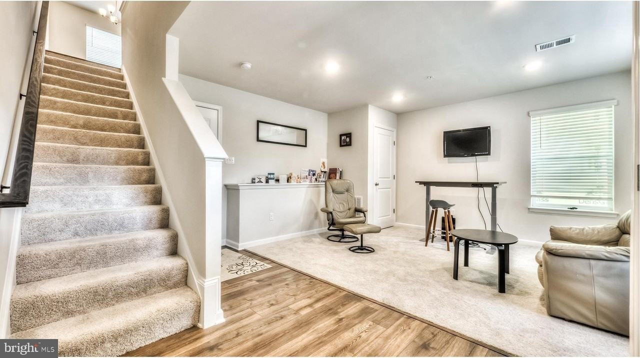 4320 Roland Heights Ave - Photo 2 of 34