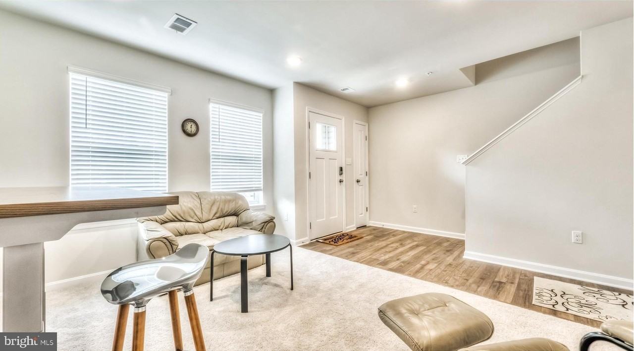 4320 Roland Heights Ave - Photo 4 of 34