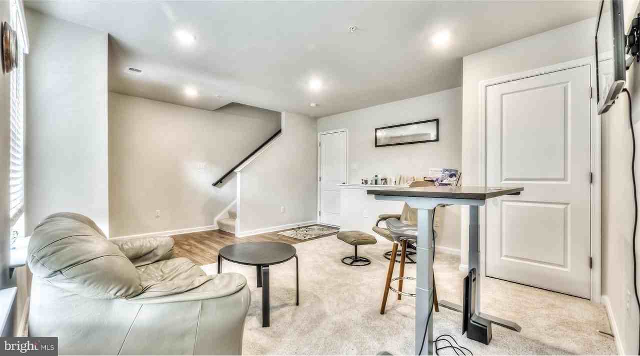 4320 Roland Heights Ave - Photo 5 of 34