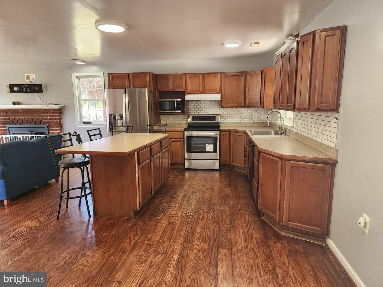 13 Main St - Photo 5 of 32