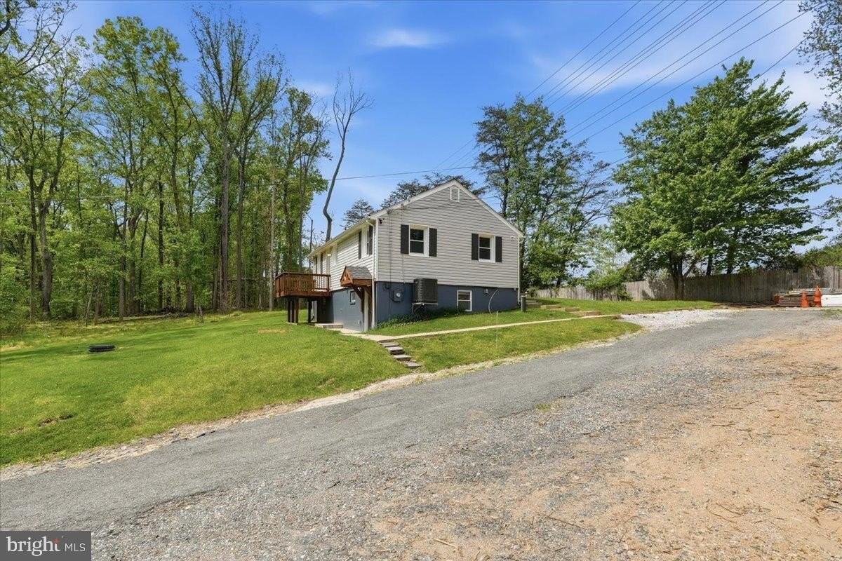 7237 Old Columbia Rd - Photo 3 of 39