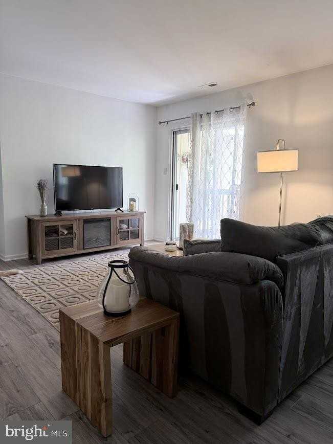 379 Woodlake Dr - Photo 6 of 21