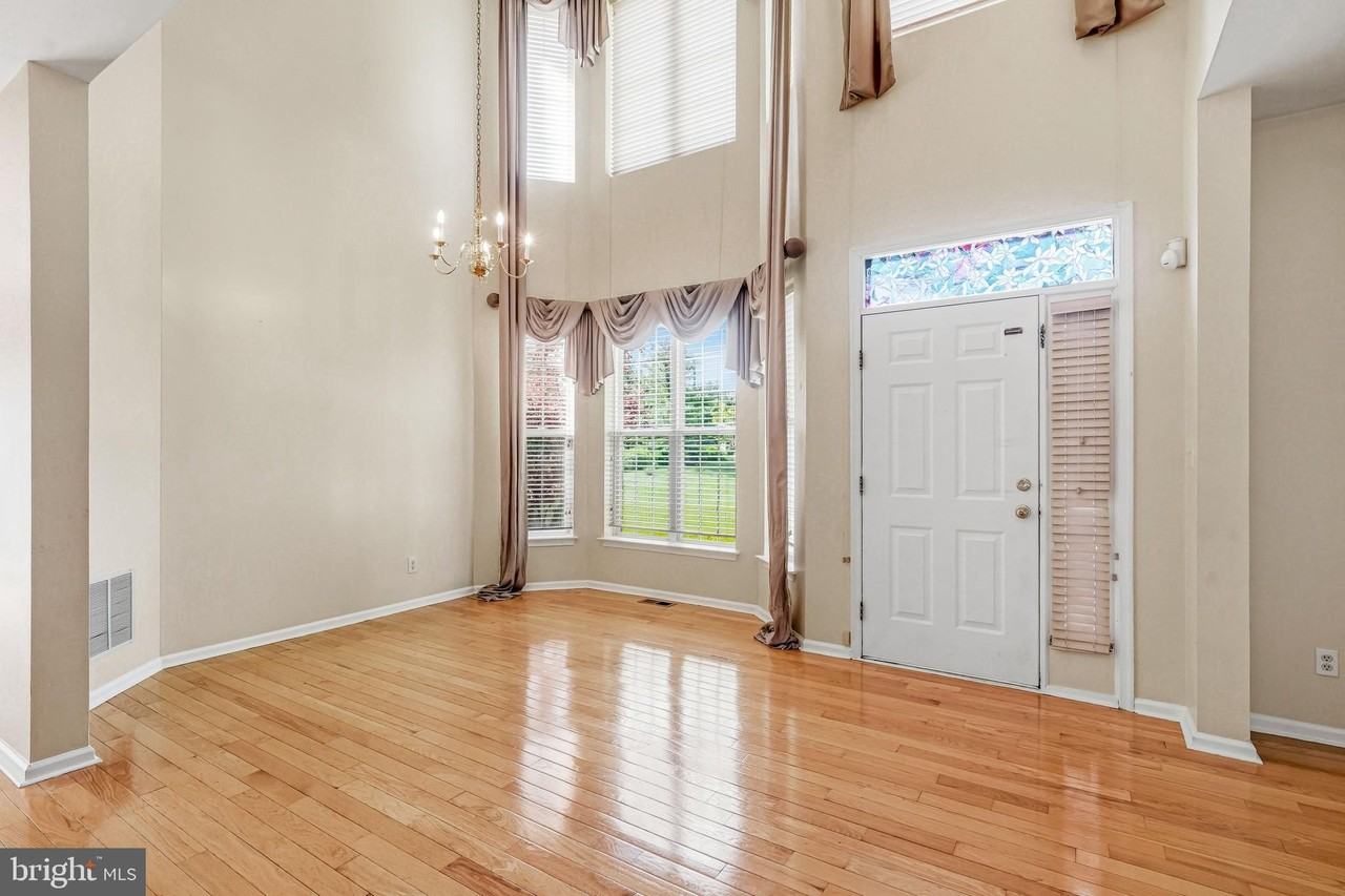 445 Tuvira Ln - Photo 6 of 44